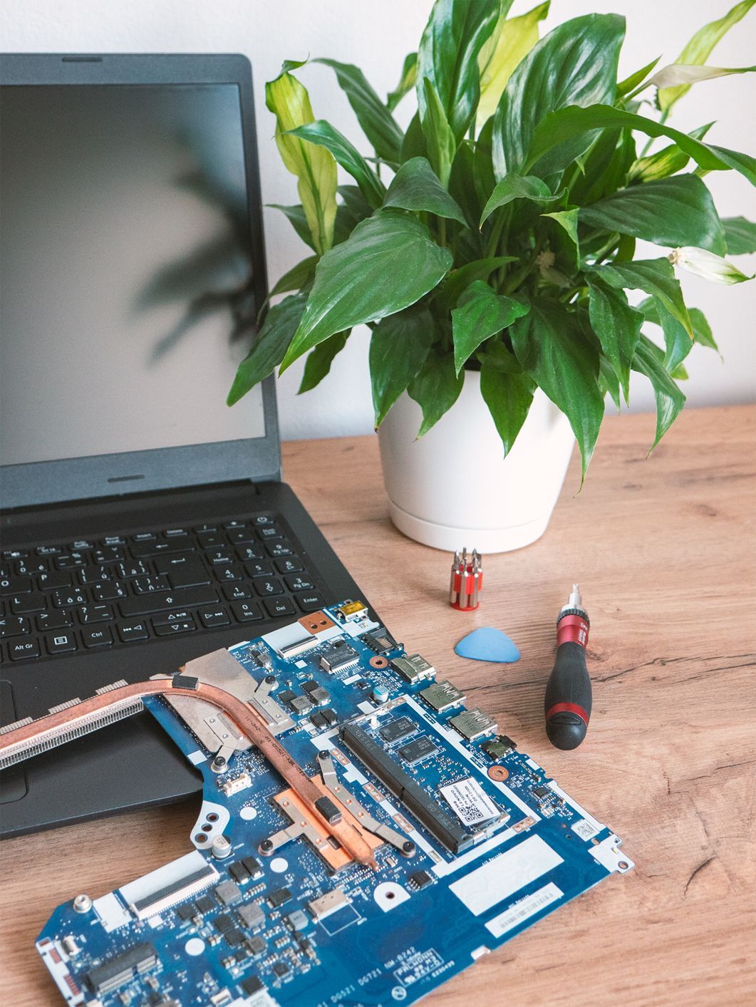 Výměna základní desky notebooku nebo PC