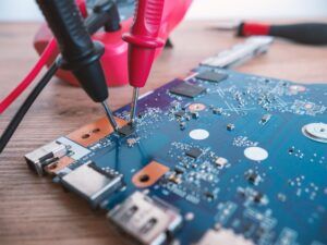 Oprava základní desky notebooku