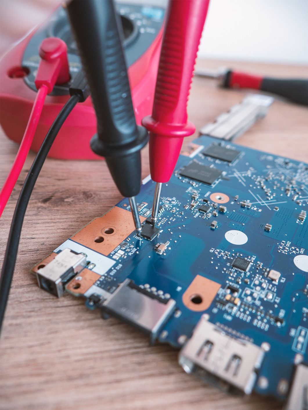 Oprava základní desky notebooku a PC