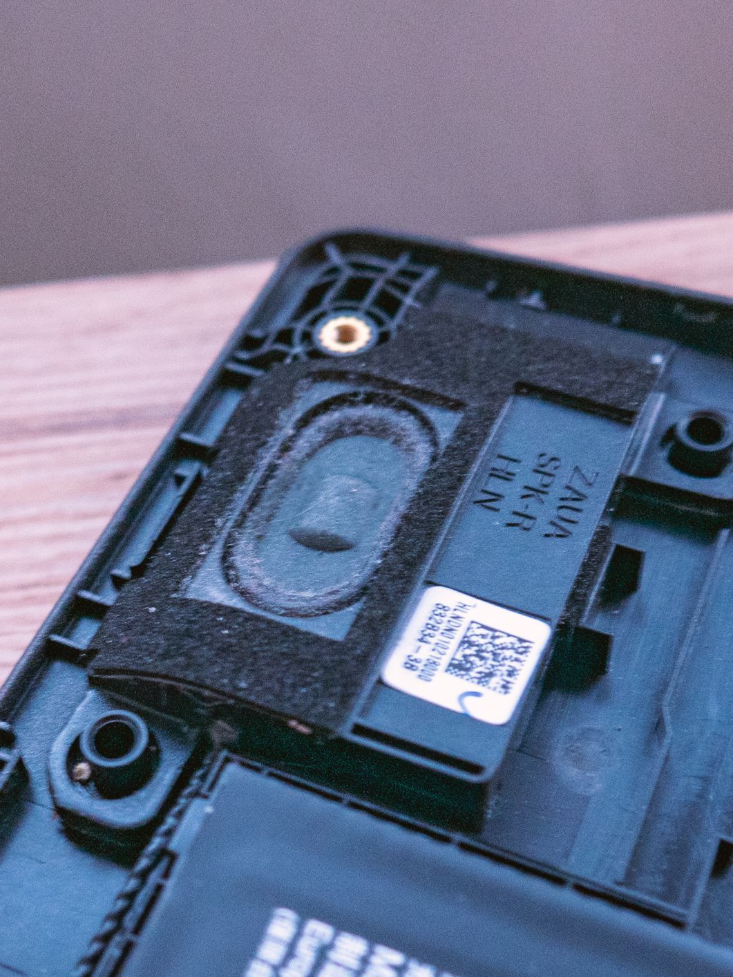 Výměna reproduktoru v notebooku